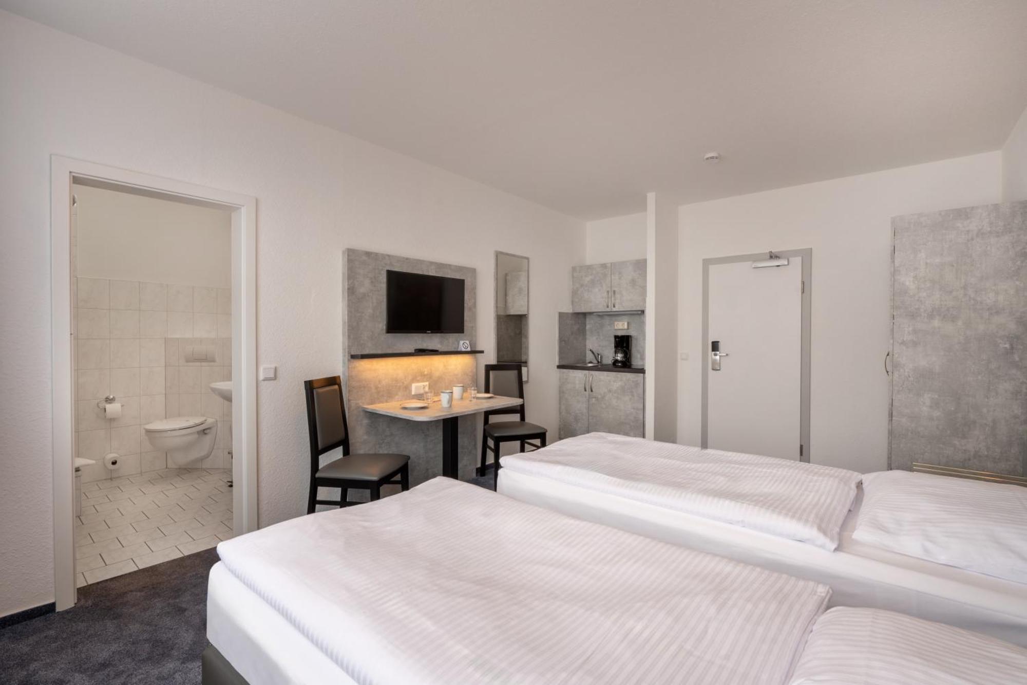 Hotel & Gaestehaus Rostock Luetten Klein Luaran gambar