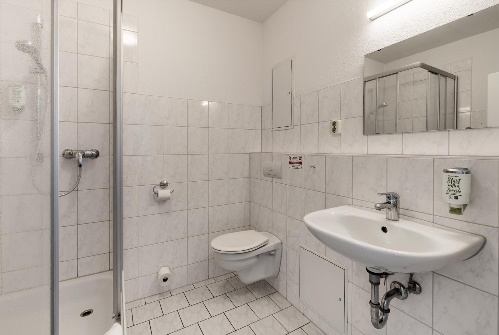Hotel & Gaestehaus Rostock Luetten Klein Luaran gambar