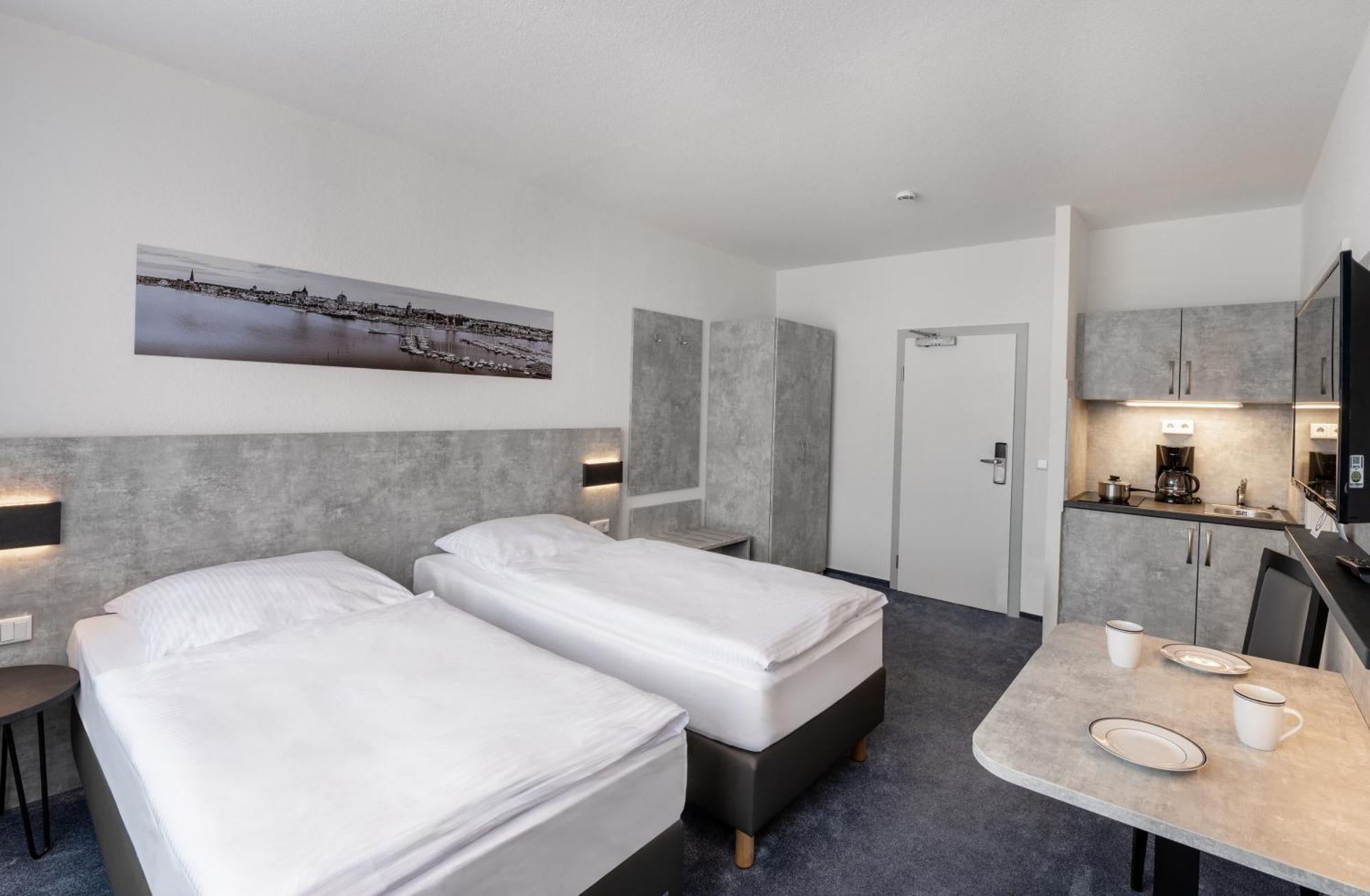Hotel & Gaestehaus Rostock Luetten Klein Luaran gambar