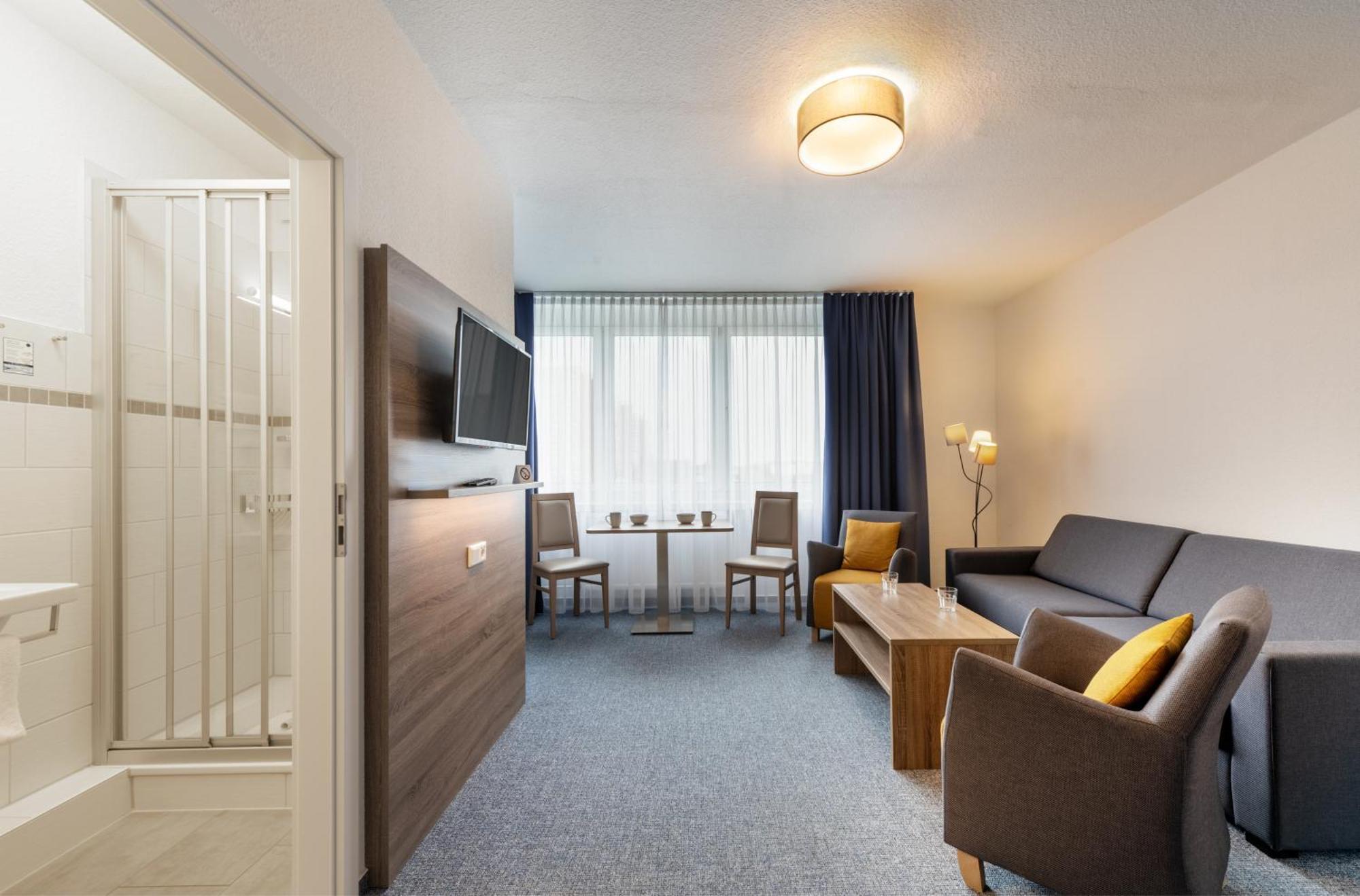 Hotel & Gaestehaus Rostock Luetten Klein Luaran gambar