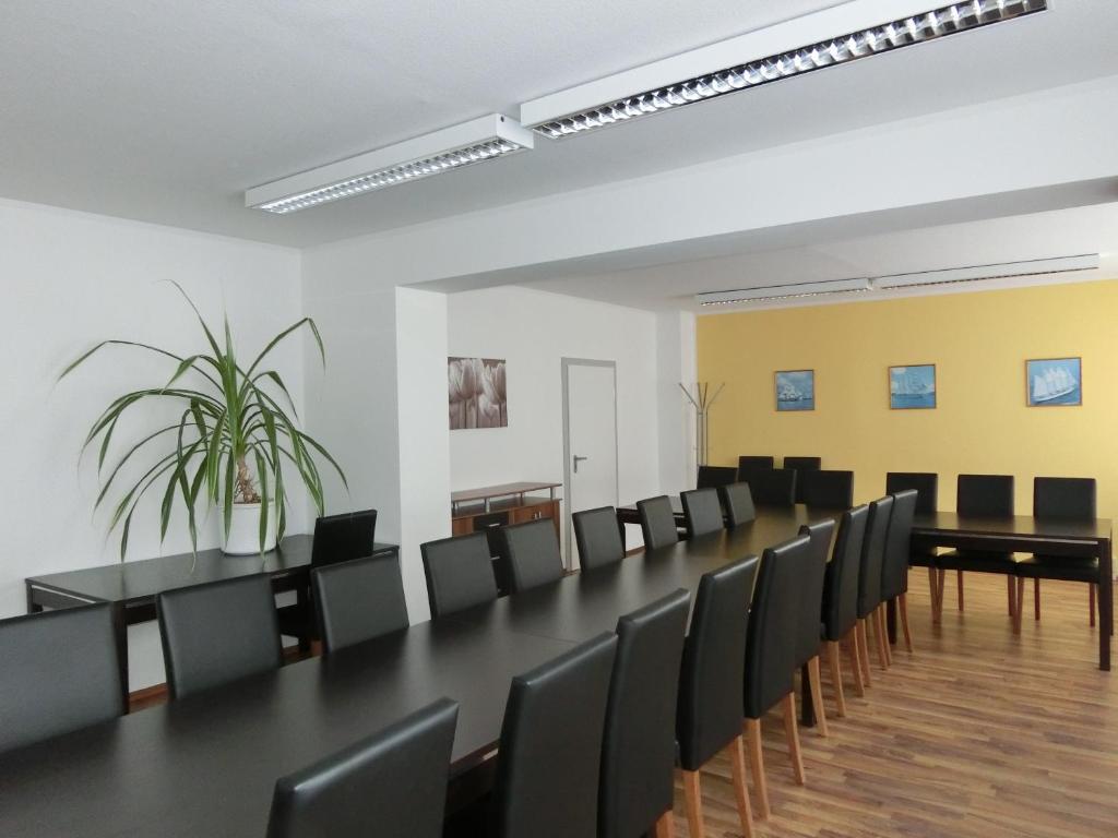 Hotel & Gaestehaus Rostock Luetten Klein Luaran gambar