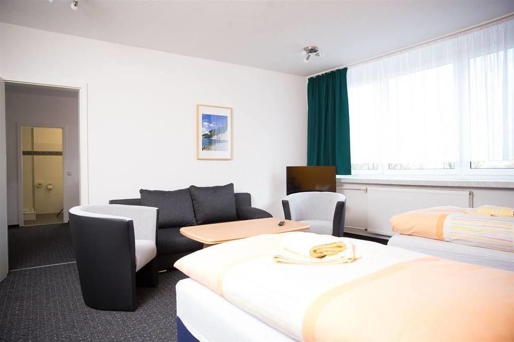 Hotel & Gaestehaus Rostock Luetten Klein Luaran gambar